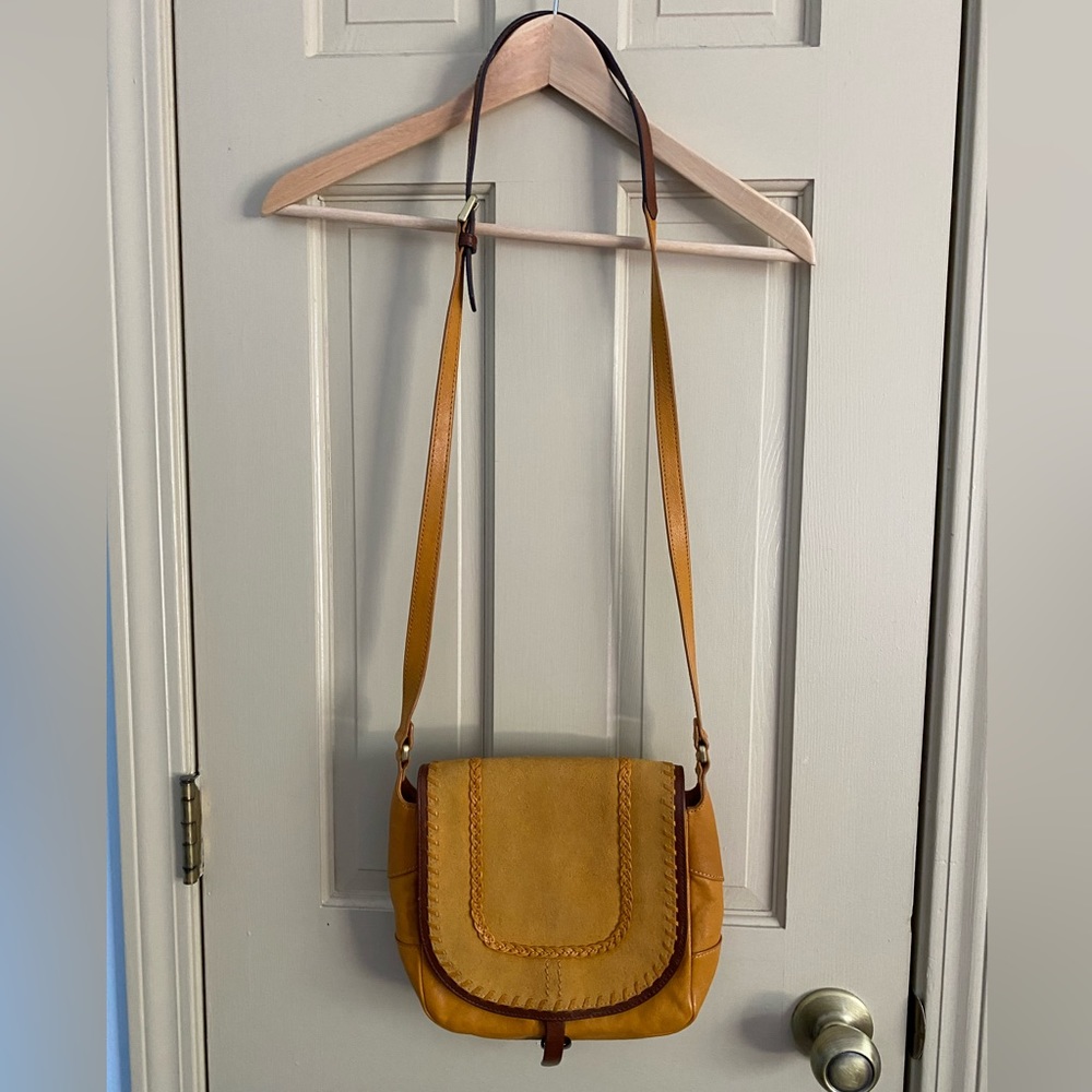 Yellow mustard crossbody leather Fossil saddle bag